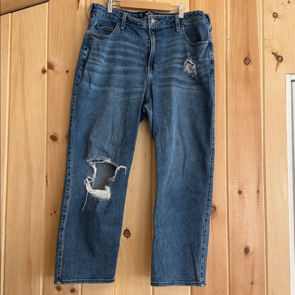 Hollister Ultra High Rise Vintage Straight Distressed Jeans | 17R